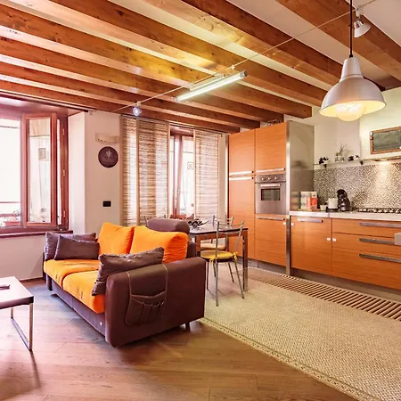 Le Flaneur De Croix By Heritage Collection Alpine * Aoste